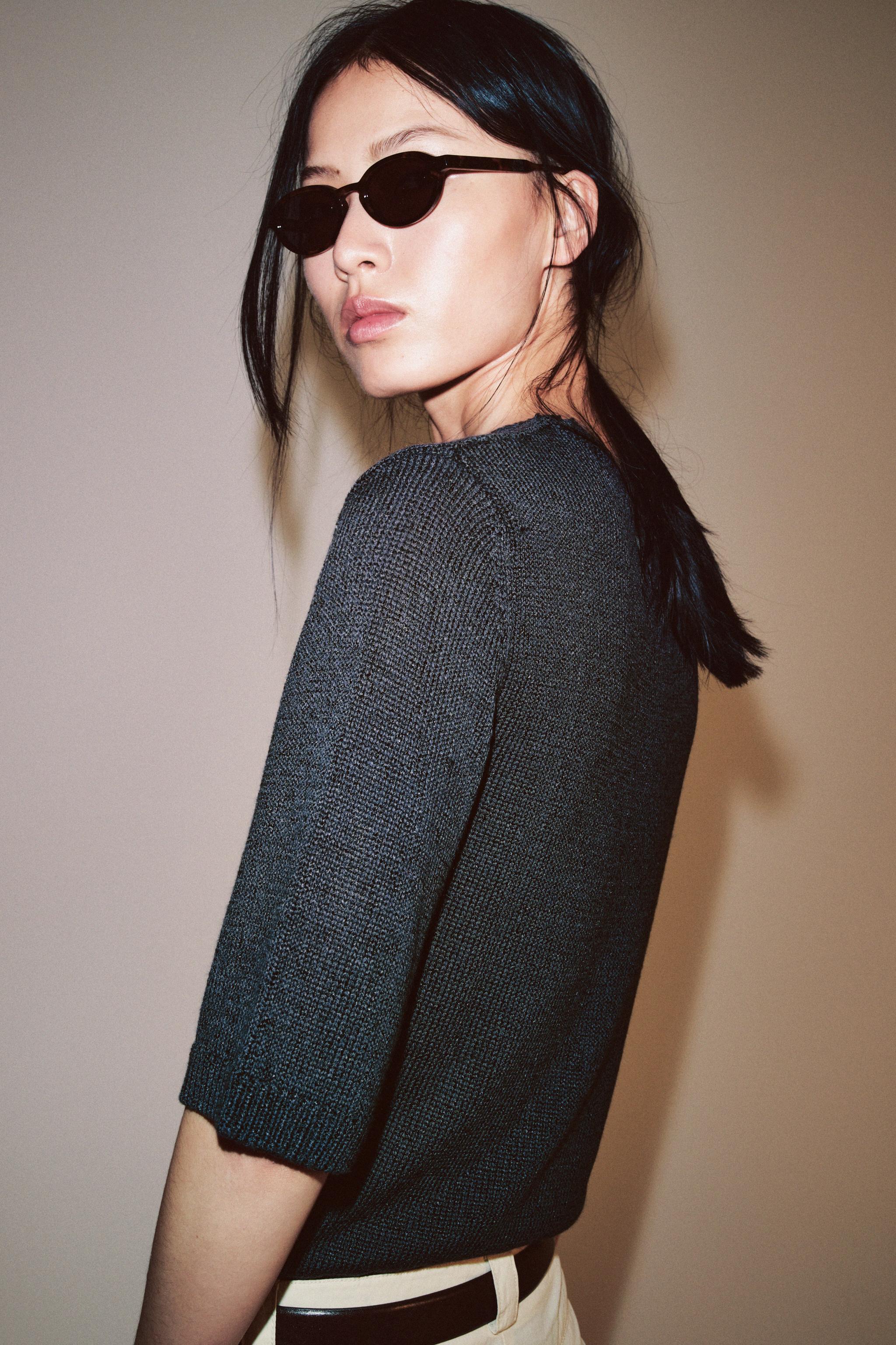 SHORT SLEEVE KNIT TOP